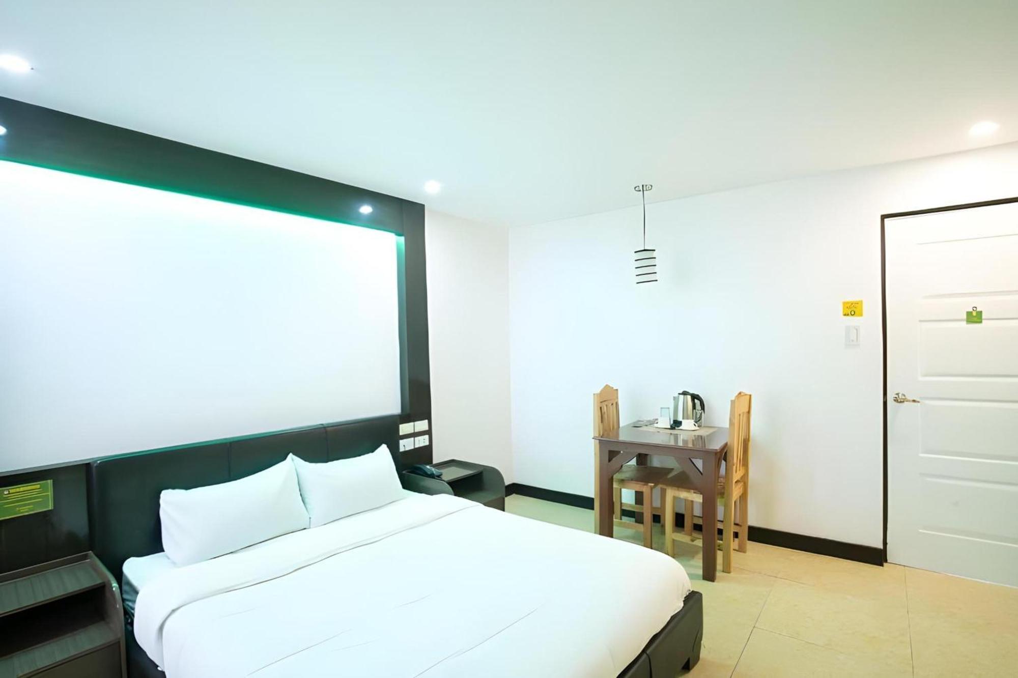 Oyo 195 Ranchotel - Binan Zewnętrze zdjęcie