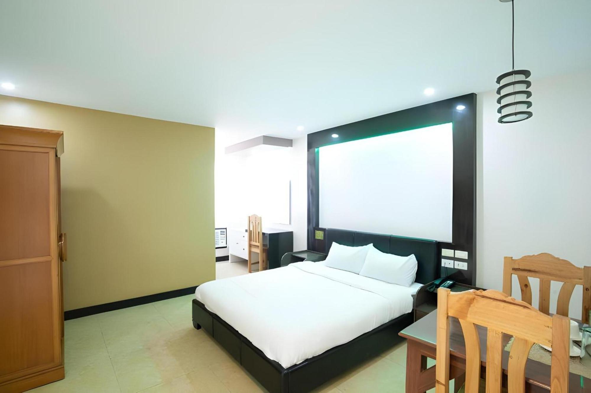Oyo 195 Ranchotel - Binan Zewnętrze zdjęcie